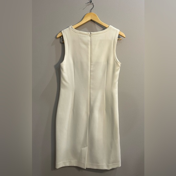 White Sleeveless corporate Dress - Picture 2 of 3